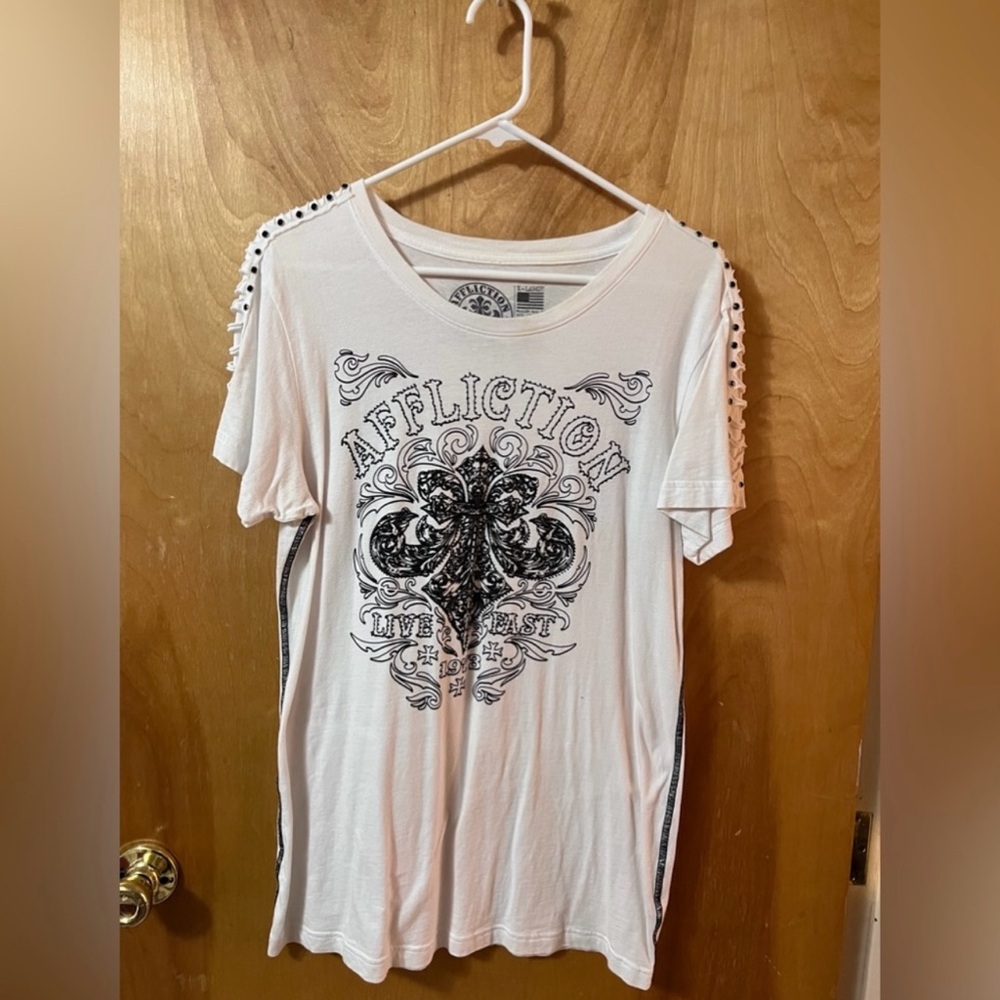 AFFLICTION Women's T-Shirt Size X-Large
EXCELLENT CONDITION
